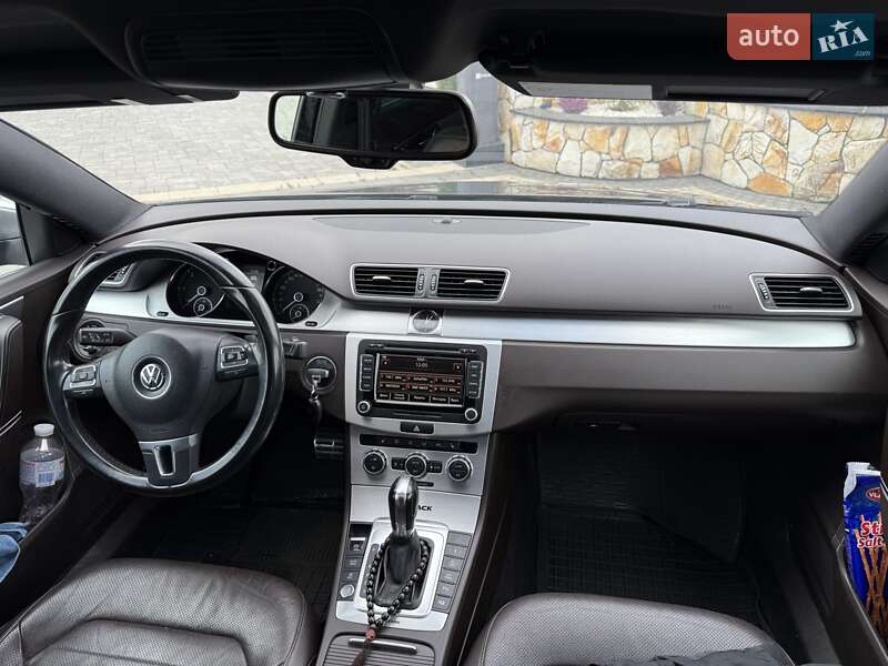 Универсал Volkswagen Passat 2012 в Хусте