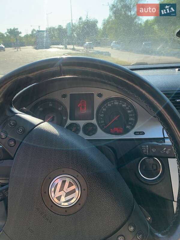 Седан Volkswagen Passat 2009 в Києві