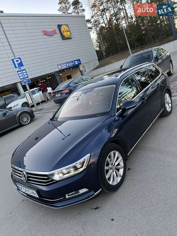 Универсал Volkswagen Passat 2015 в Вараше