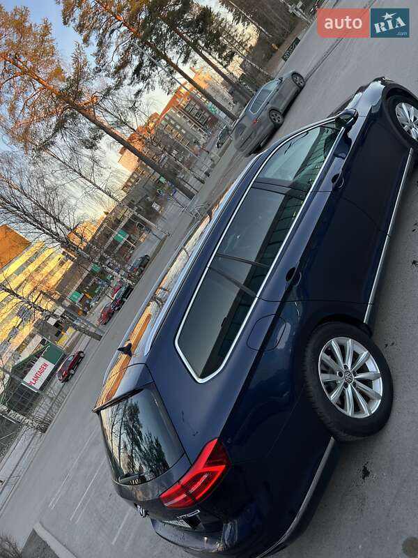 Универсал Volkswagen Passat 2015 в Вараше