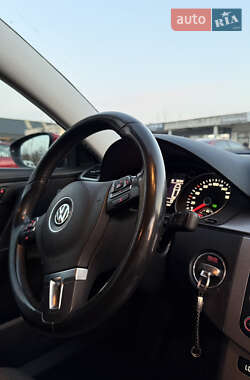 Универсал Volkswagen Passat 2012 в Стрые