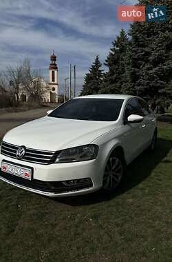 Седан Volkswagen Passat 2012 в Кривом Роге
