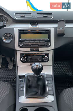 Универсал Volkswagen Passat 2011 в 