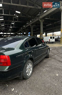 Седан Volkswagen Passat 1997 в 