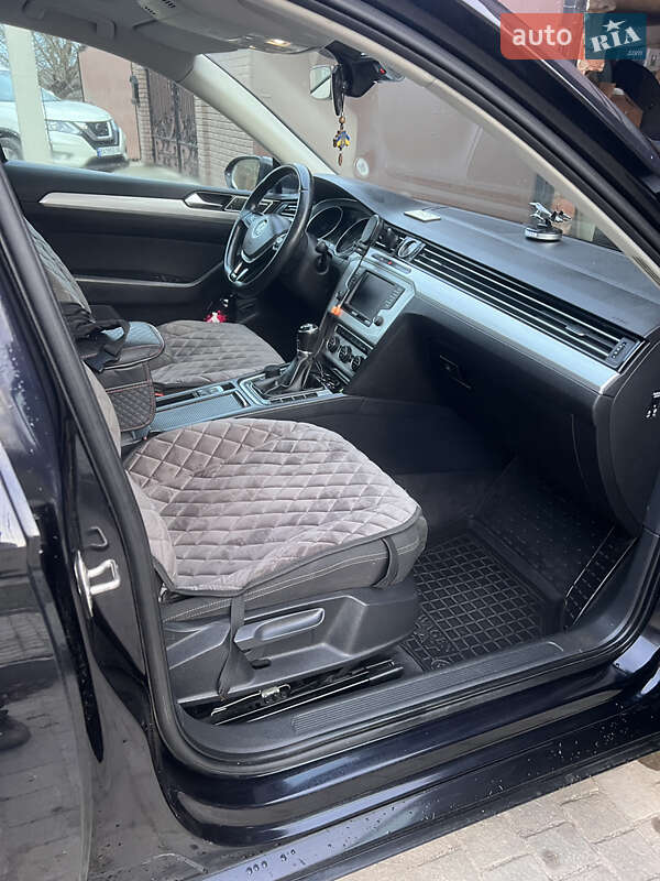 Универсал Volkswagen Passat 2015 в Хмельницком