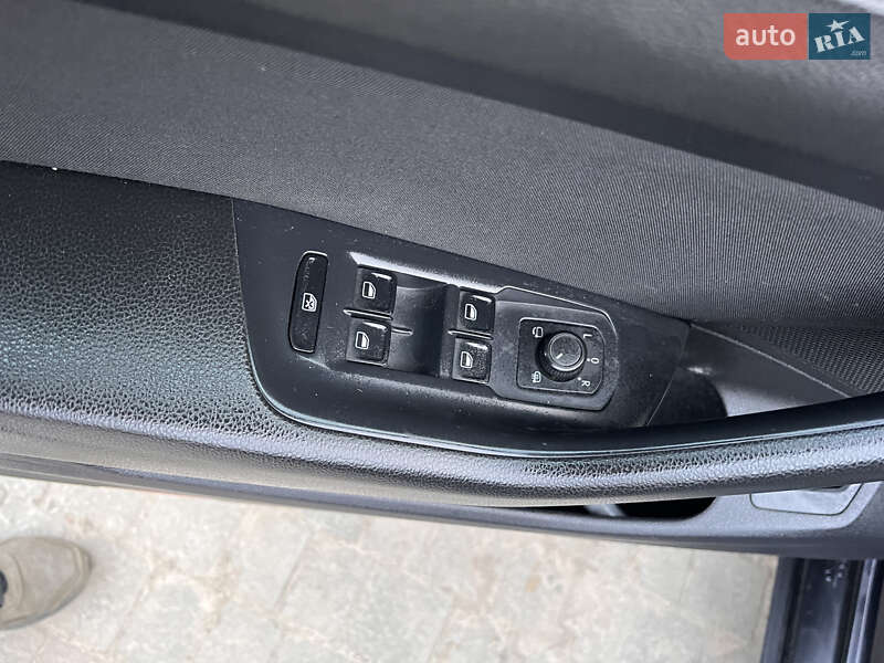 Универсал Volkswagen Passat 2015 в Хмельницком