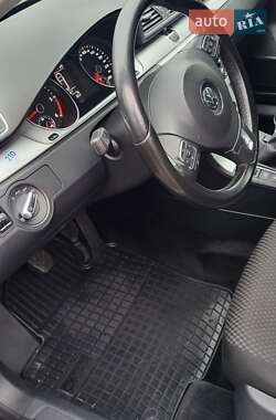 Универсал Volkswagen Passat 2012 в 