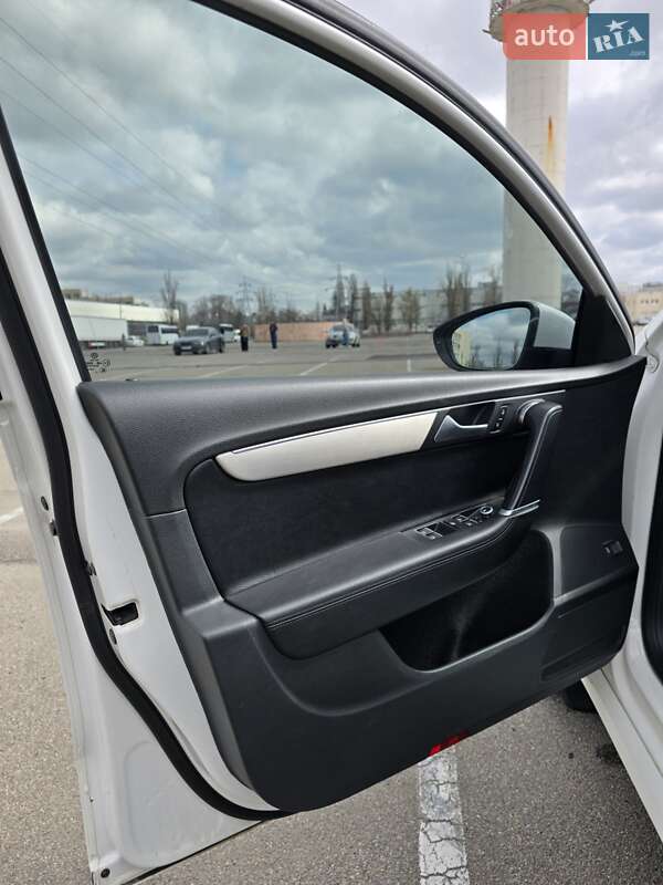 Седан Volkswagen Passat 2014 в Киеве