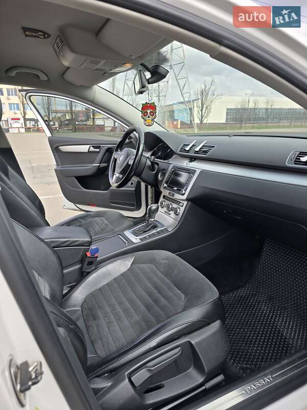 Седан Volkswagen Passat 2014 в Киеве