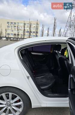 Седан Volkswagen Passat 2014 в 