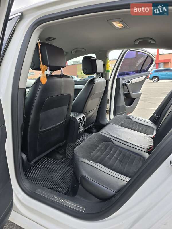 Седан Volkswagen Passat 2014 в Киеве