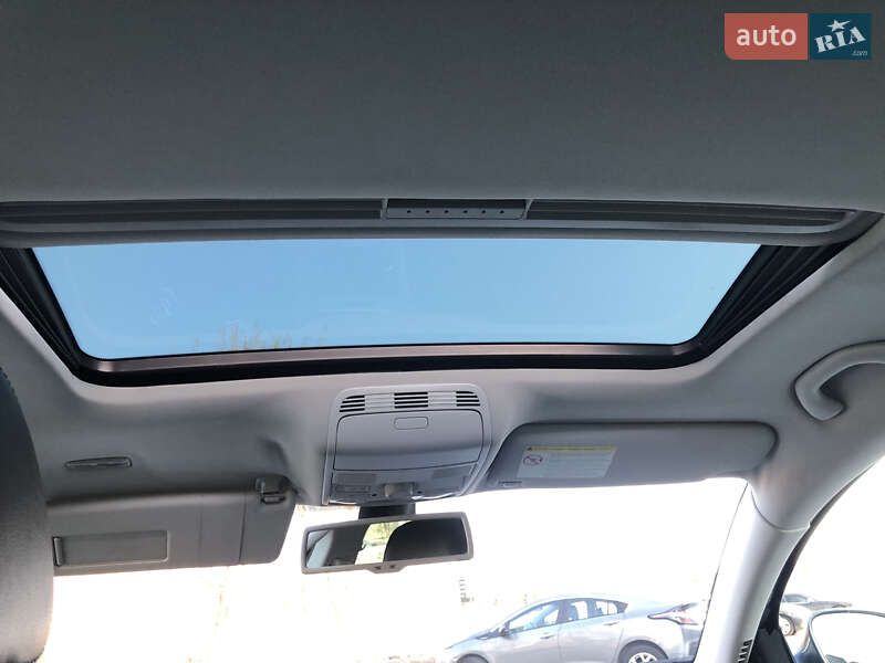 Универсал Volkswagen Passat 2010 в Ровно