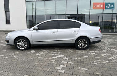 Седан Volkswagen Passat 2005 в 