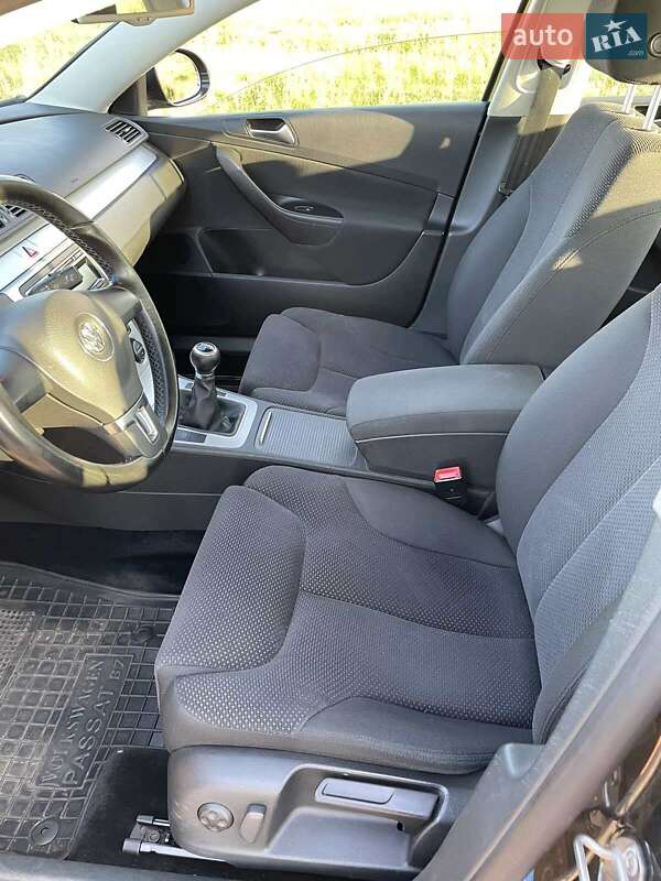 Седан Volkswagen Passat 2009 в Полтаве