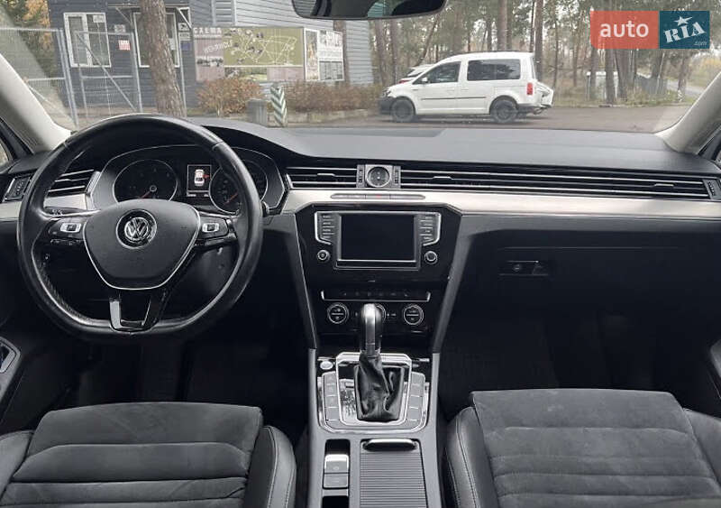 Седан Volkswagen Passat 2015 в Одесі