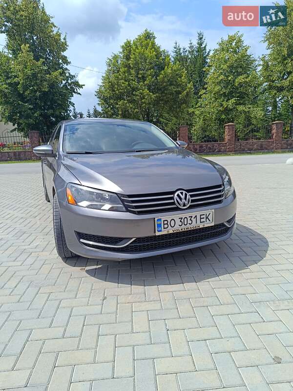 Седан Volkswagen Passat 2012 в Тернополі
