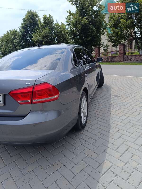 Седан Volkswagen Passat 2012 в Тернополі