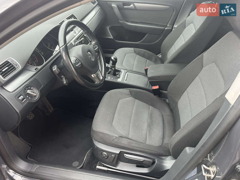 Универсал Volkswagen Passat 2014 в Ровно
