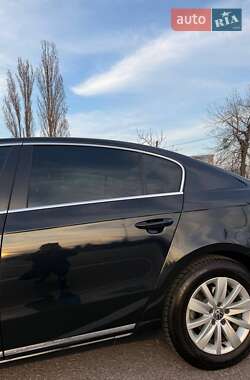 Седан Volkswagen Passat 2011 в 