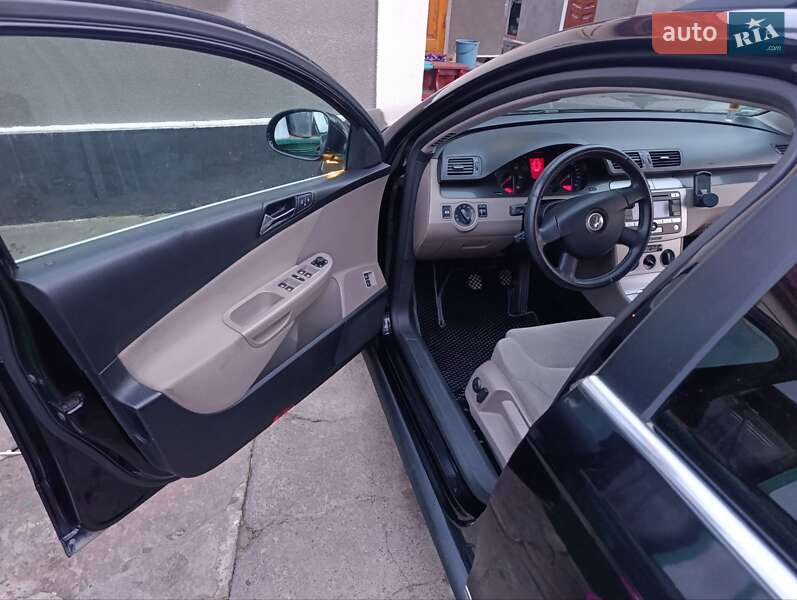 Универсал Volkswagen Passat 2006 в Теофиполе