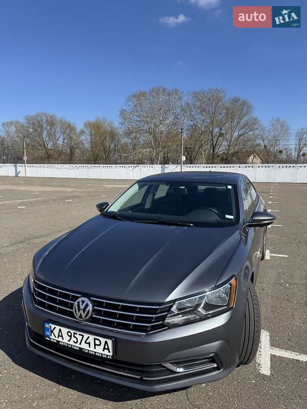 Седан Volkswagen Passat 2016 в 