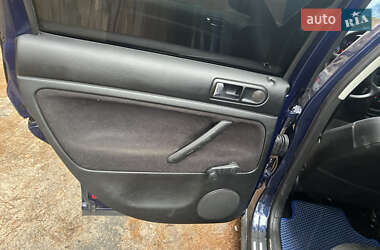 Седан Volkswagen Passat 2003 в 