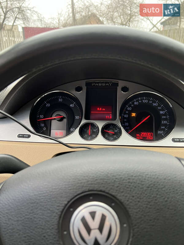 Седан Volkswagen Passat 2005 в Черняхові