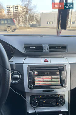 Седан Volkswagen Passat 2010 в 