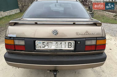 Седан Volkswagen Passat 1989 в 