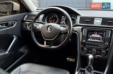 Седан Volkswagen Passat 2016 в 