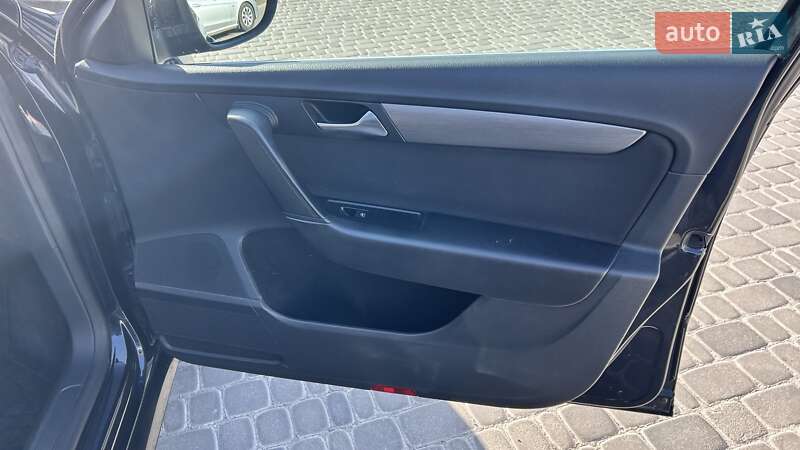 Универсал Volkswagen Passat 2013 в Киеве