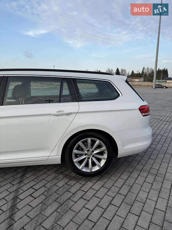 Универсал Volkswagen Passat 2018 в Львове