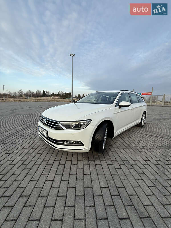 Универсал Volkswagen Passat 2018 в Львове