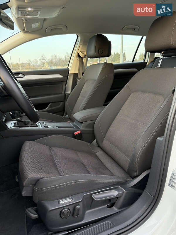 Универсал Volkswagen Passat 2018 в Львове