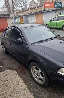 Седан Volkswagen Passat 2001 в 