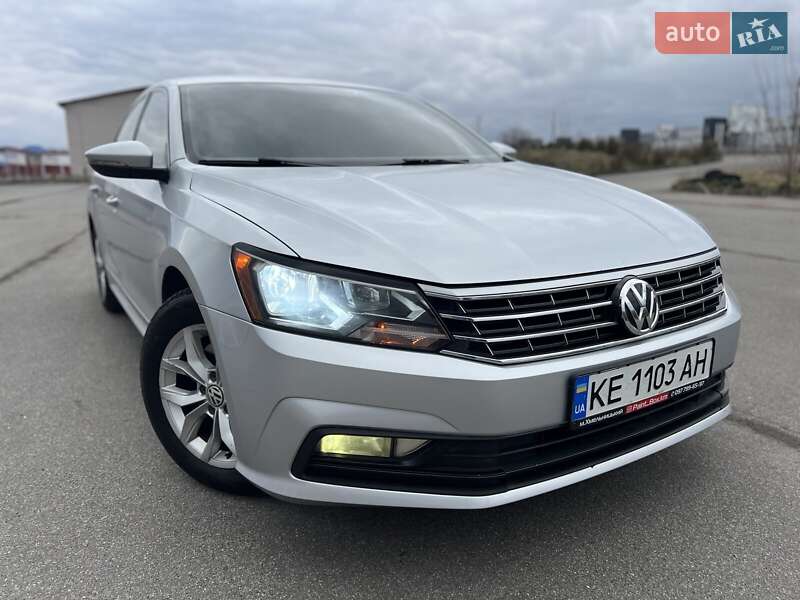 Седан Volkswagen Passat 2016 в Хмельницькому