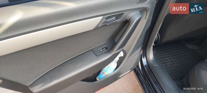 Универсал Volkswagen Passat 2012 в Житомире