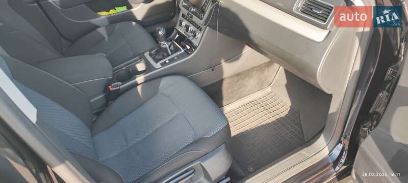 Универсал Volkswagen Passat 2012 в Житомире