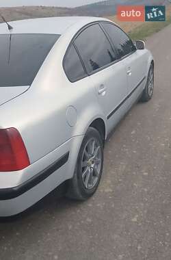Седан Volkswagen Passat 2000 в Івано-Франківську