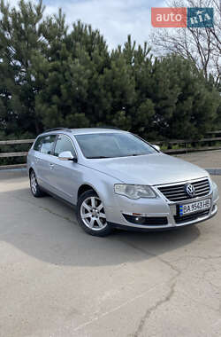 Універсал Volkswagen Passat 2009 в 