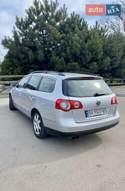 Універсал Volkswagen Passat 2009 в 