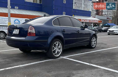 Седан Volkswagen Passat 2004 в 