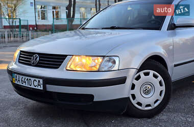 Седан Volkswagen Passat 2000 в 
