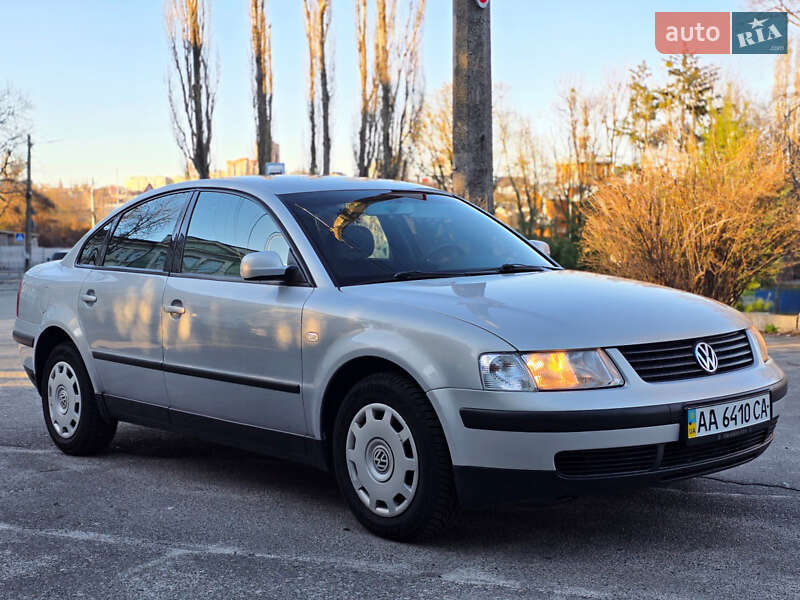 Седан Volkswagen Passat 2000 в 