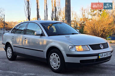 Седан Volkswagen Passat 2000 в 