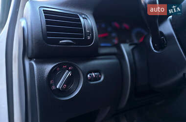 Седан Volkswagen Passat 2000 в 