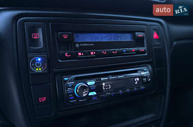 Седан Volkswagen Passat 2000 в 