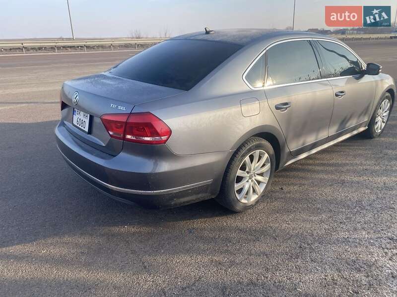 Седан Volkswagen Passat 2013 в Рівному