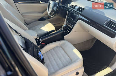 Седан Volkswagen Passat 2015 в 