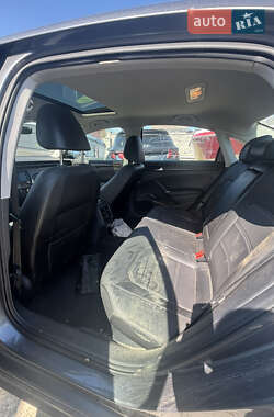 Седан Volkswagen Passat 2022 в 